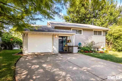 4 Colonial Ct, Washington, IL 61571 photo 2