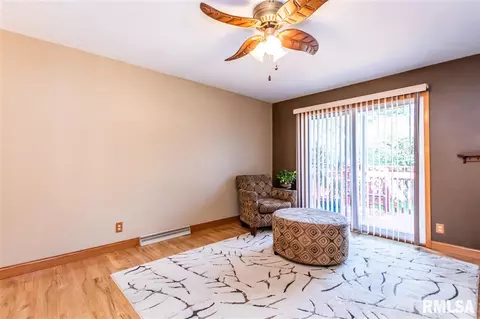 4 Colonial Ct, Washington, IL 61571 photo 10