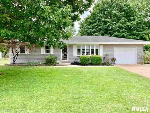 210 E Glendale St, Manito, IL 61546 photo 1