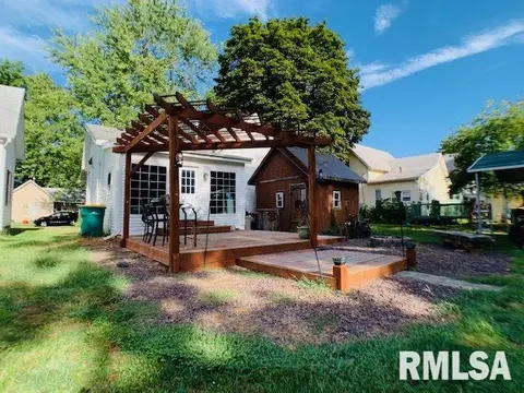 321 N Edwards St, Macomb, IL 61455 photo 5