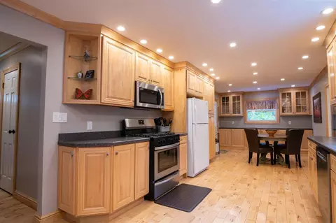 310 Apple Dr, Germantown Hills, IL 61548 photo 9