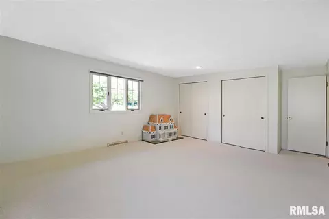 122 E Hanover Pl, Peoria, IL 61614 photo 22