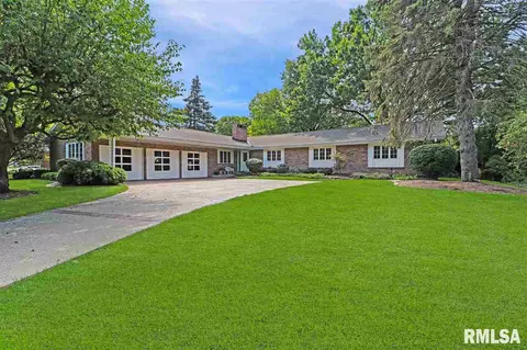 122 E Hanover Pl, Peoria, IL 61614 photo 1