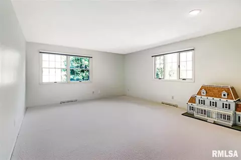 122 E Hanover Pl, Peoria, IL 61614 photo 21