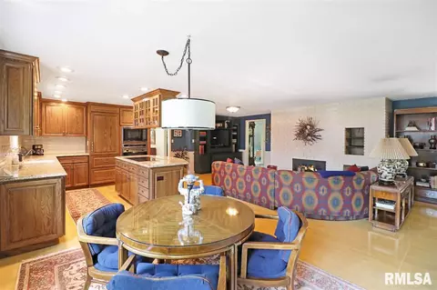 122 E Hanover Pl, Peoria, IL 61614 photo 12