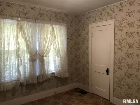 821 S Johnson St, Macomb, IL 61455 photo 6