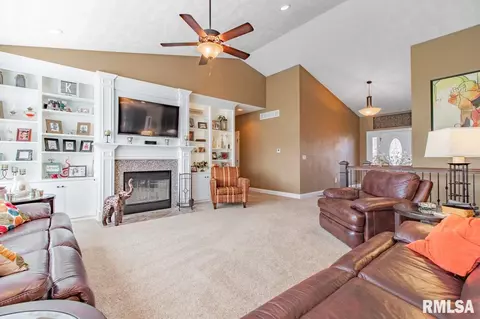 1314 Coventry St, Washington, IL 61571 photo 8