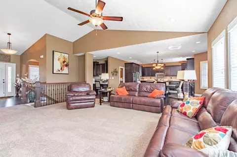 1314 Coventry St, Washington, IL 61571 photo 9