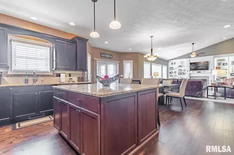1314 Coventry St, Washington, IL 61571 photo 5