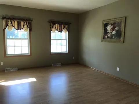 2 E Briarbrook Dr, Macomb, IL 61455 photo 3