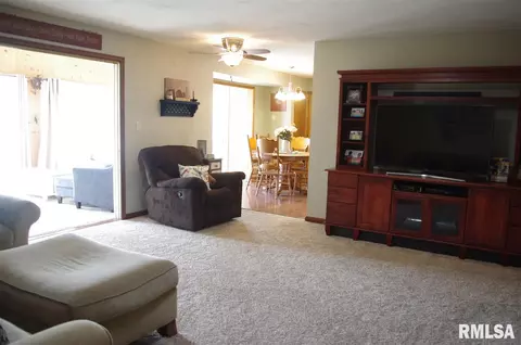 62 High Meadow Rd, Macomb, IL 61455 photo 8