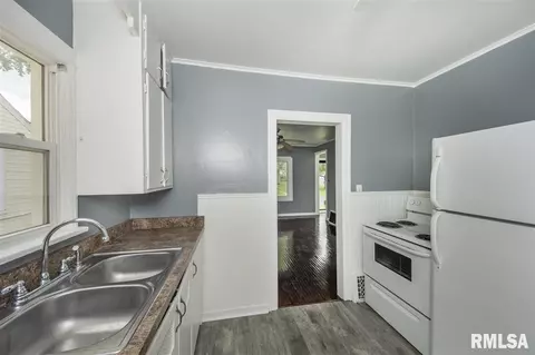 729 E Willcox Ave, Peoria, IL 61603 photo 10