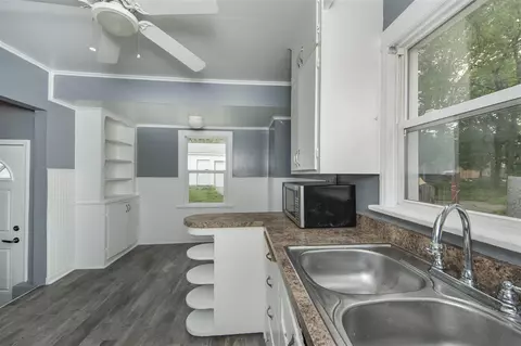 729 E Willcox Ave, Peoria, IL 61603 photo 8