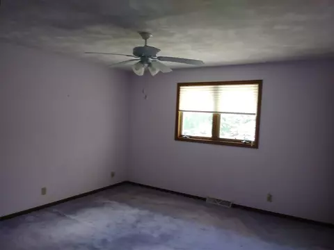 1250 E Sycamore St, Canton, IL 61520 photo 6
