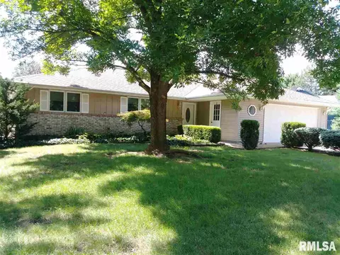 1250 E Sycamore St, Canton, IL 61520 photo 1