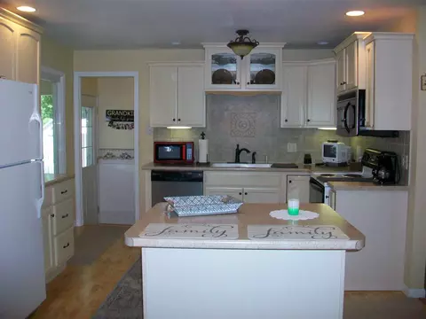 350 Iris Ct, Canton, IL 61520 photo 13