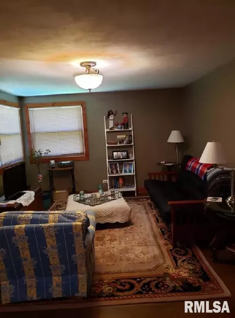 832 N Albert St, Macomb, IL 61455 photo 6