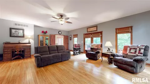 5 Roth Ct, Metamora, IL 61548 photo 8