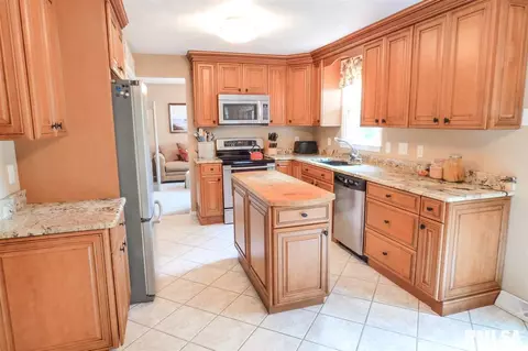 1609 Upper Spring Bay Rd, Metamora, IL 61548 photo 5