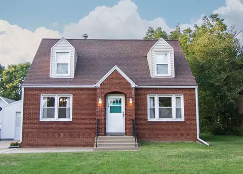 509 W Sunset Dr, Eureka, IL 61530 photo 1