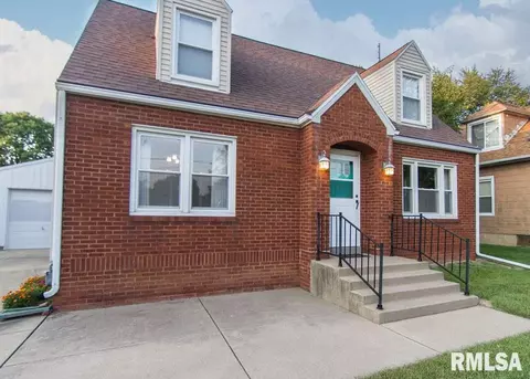 509 W Sunset Dr, Eureka, IL 61530 photo 4