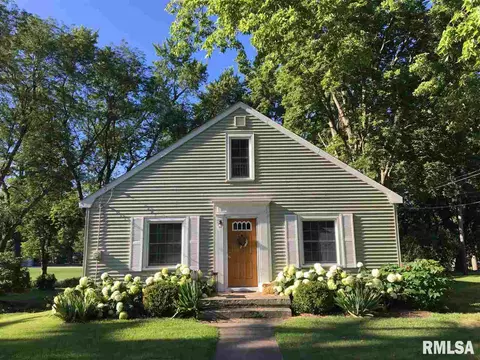 210 Gloria Dr, Eureka, IL 61530 photo 2