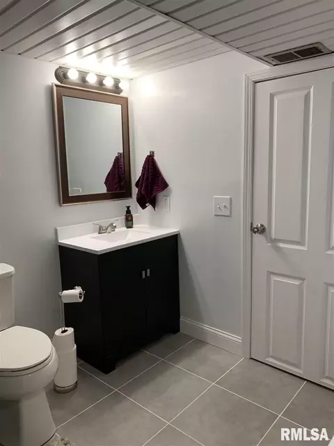 210 Gloria Dr, Eureka, IL 61530 photo 22