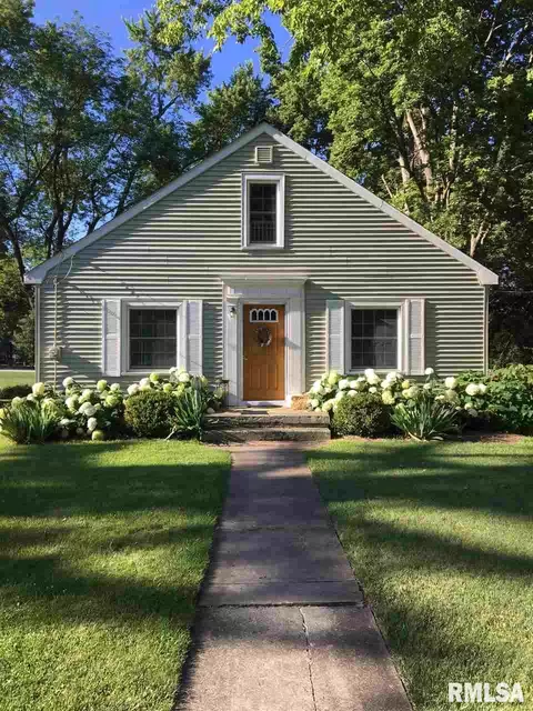 210 Gloria Dr, Eureka, IL 61530 photo 3