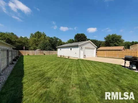1815 Memorial Dr, Pekin, IL 61554 photo 32