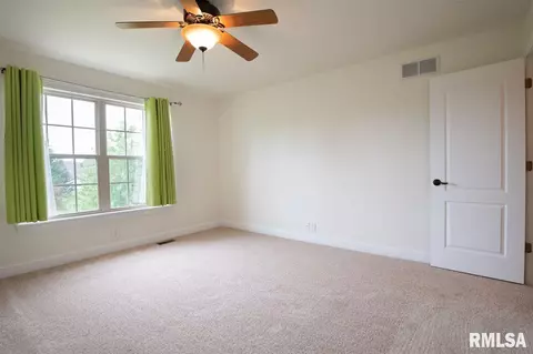 404 Cottingham Ln, Germantown Hills, IL 61548 photo 11
