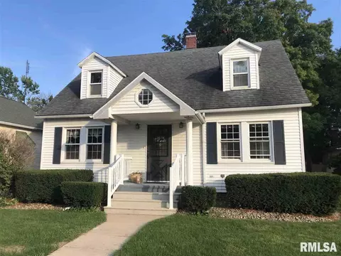 205 Church St, Benson, IL 61516 photo 1