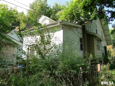210 S Main St, Avon, IL 61415 photo 24