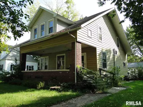 210 S Main St, Avon, IL 61415 photo 1