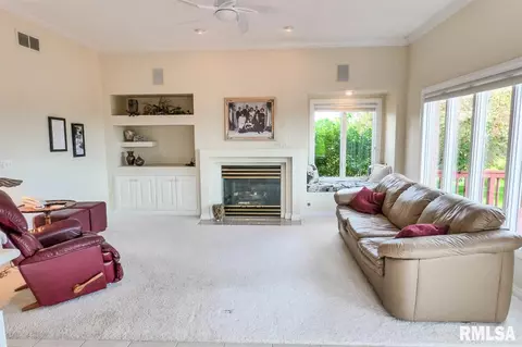 1002 W High St, Roanoke, IL 61561 photo 12