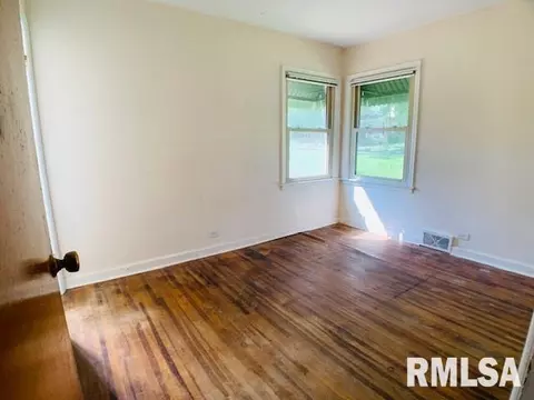 229 N Normal St, Macomb, IL 61455 photo 5