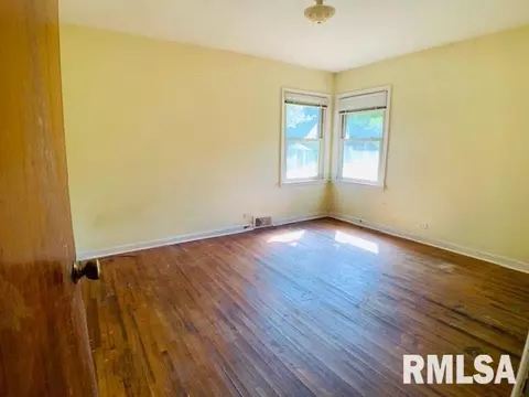229 N Normal St, Macomb, IL 61455 photo 6