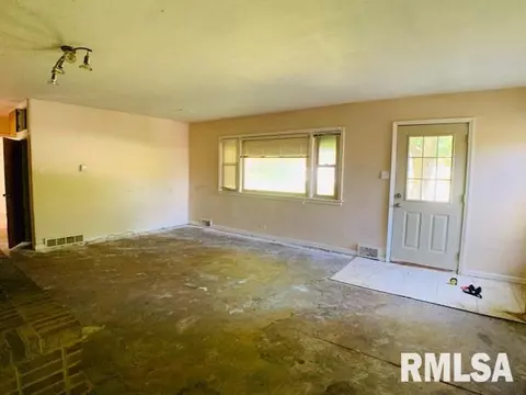 229 N Normal St, Macomb, IL 61455 photo 3