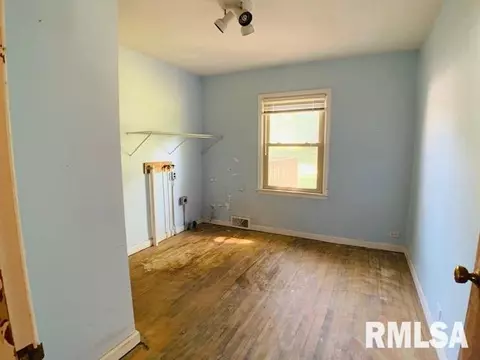 229 N Normal St, Macomb, IL 61455 photo 4