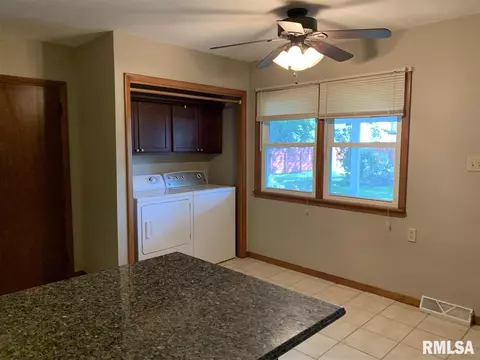 717 W Carroll St, Macomb, IL 61455 photo 11
