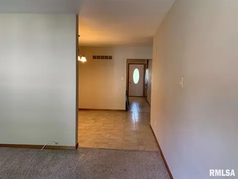 717 W Carroll St, Macomb, IL 61455 photo 9