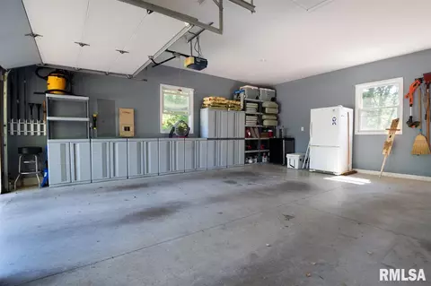 208 Moody St, Eureka, IL 61530 photo 28