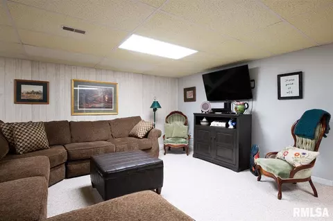 208 Moody St, Eureka, IL 61530 photo 25