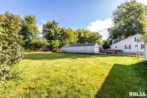 807 E 2nd St, Delavan, IL 61734 photo 30