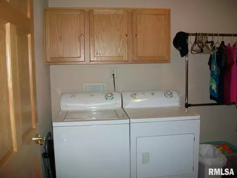 705 E Sycamore St, Canton, IL 61520 photo 26