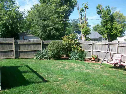 705 E Sycamore St, Canton, IL 61520 photo 31