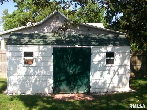 705 E Sycamore St, Canton, IL 61520 photo 30