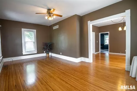 207 S Myers St, Eureka, IL 61530 photo 6