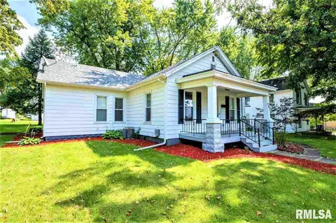 207 S Myers St, Eureka, IL 61530 photo 1