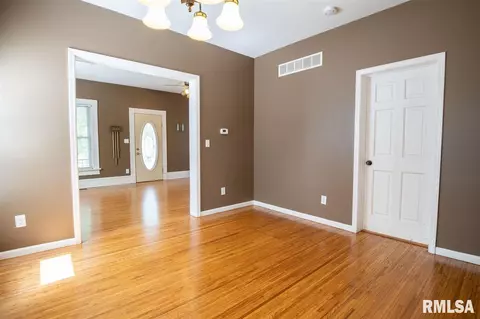 207 S Myers St, Eureka, IL 61530 photo 10