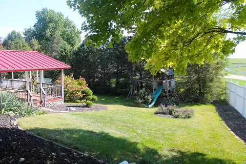 215 Dennis Dr, Eureka, IL 61530 photo 30